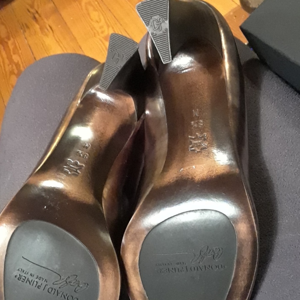 Donald J. Pliner pewter heels - Picture 8 of 8